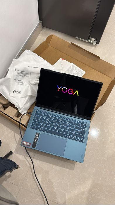 Laptop Lenovo Yoga Ryzen 7 350 AI 32GB Oled 1Tb SSD la cutie