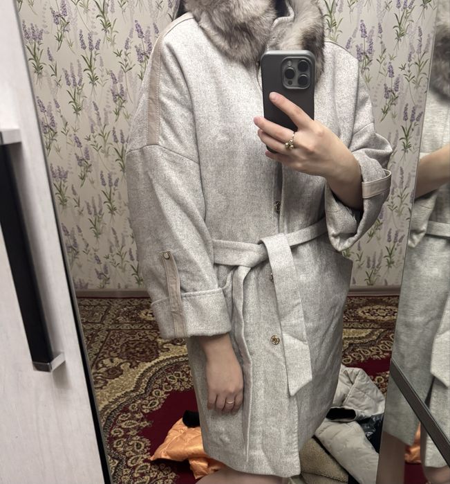 Пальто с оригинальным мехом