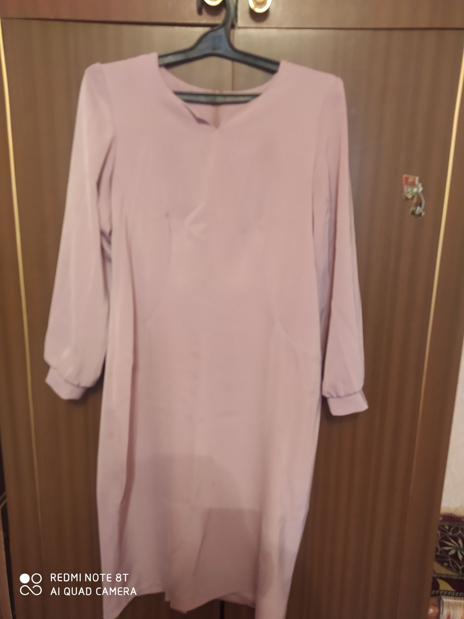 Продаеться женские плятья