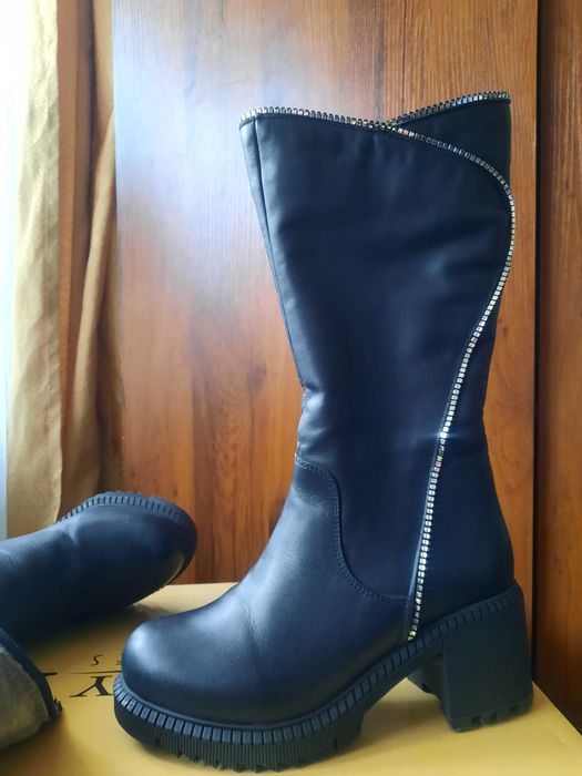 Продам зимние сапоги