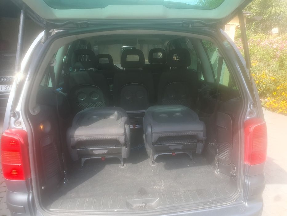 Vînd seat alhambra 2.0 tdi an 2010