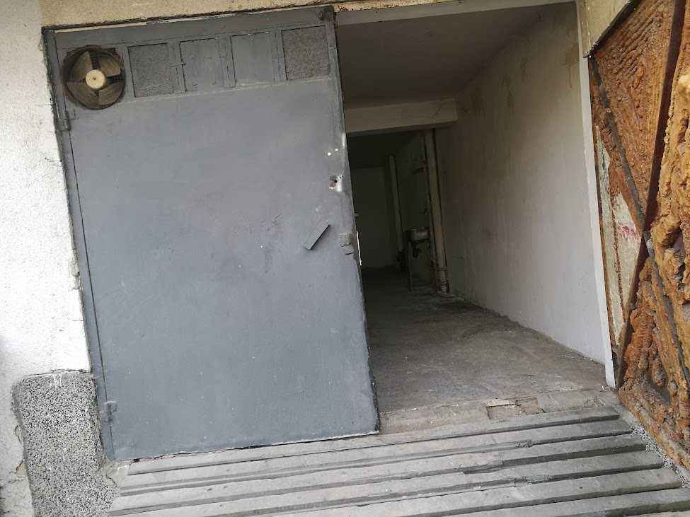 Давам под наем гараж дългосрочно, 35м2 Варна
