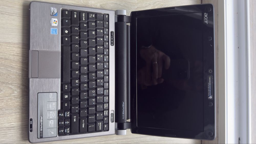 Laptop Acer Aspire One Model KAV60 D250-0DGk