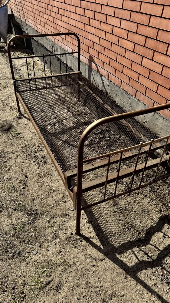 Продам железную кровать!!!