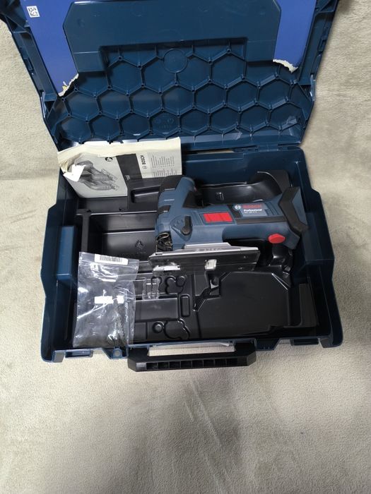 Fierăstrău Pendular Bosch GST 18V-LI S