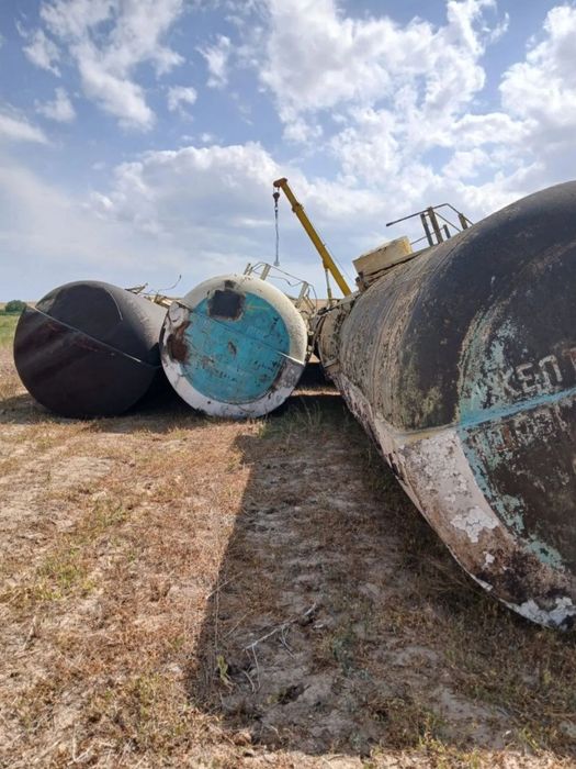 ЦИСТЕРНА ёмкость бочка.