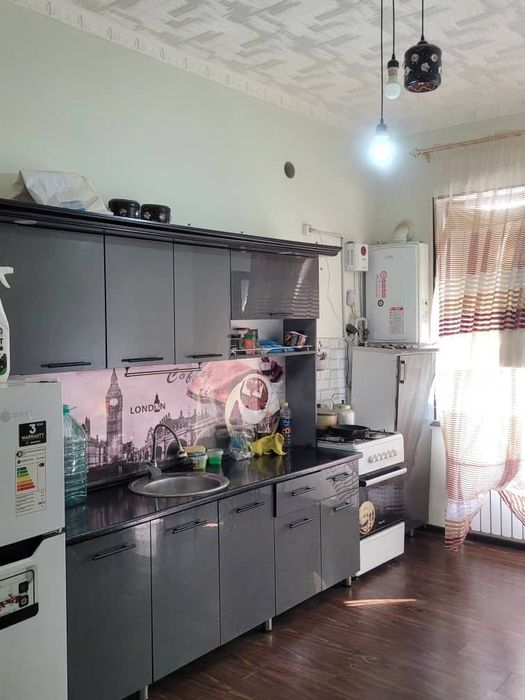 6-мкр.да жойлашган 2 хонали квартира ижарага берилади ОИЛАГА узок мудд