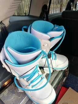 Boots snowboard dama marime 39 mondo 24,5 buni la 38 ca noi