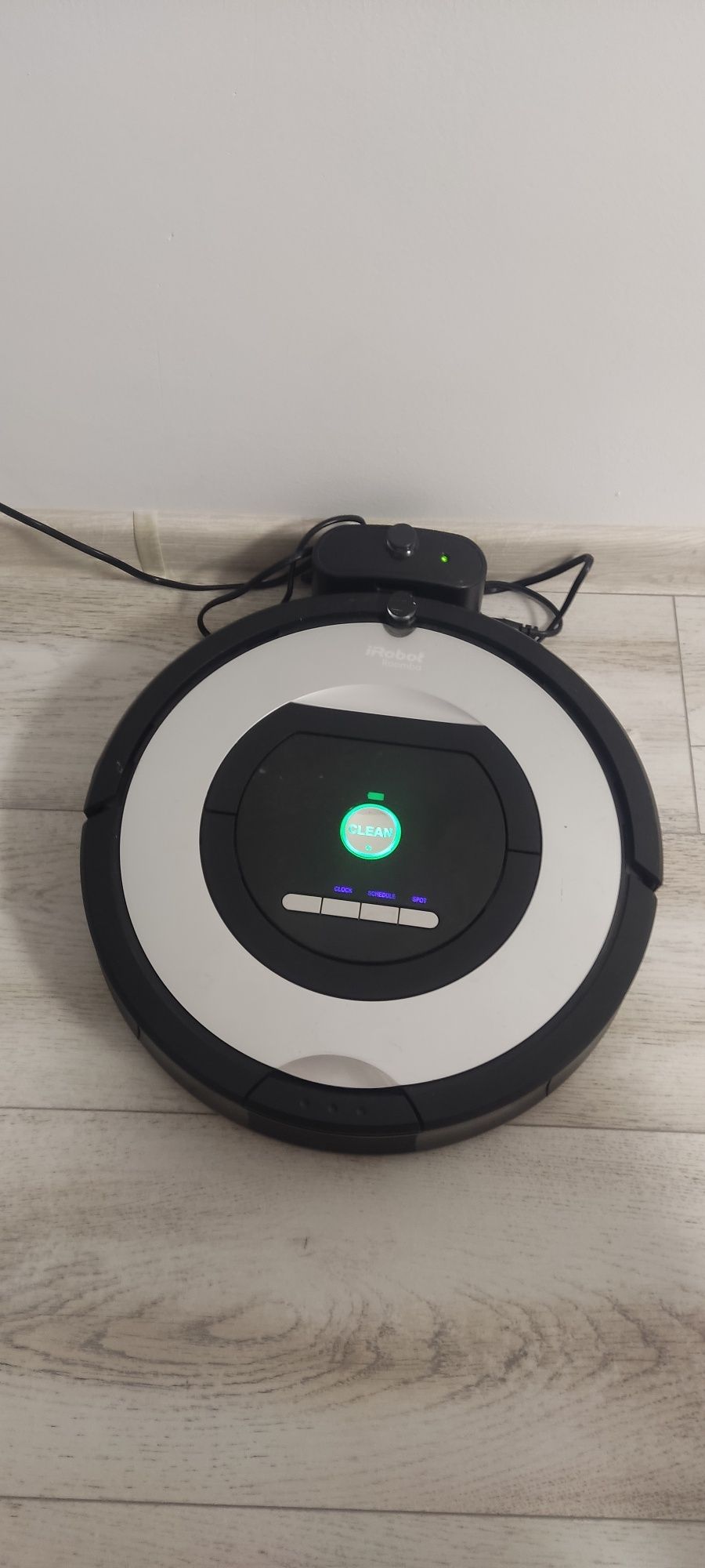 Robot aspirare IRobot Roomba 775