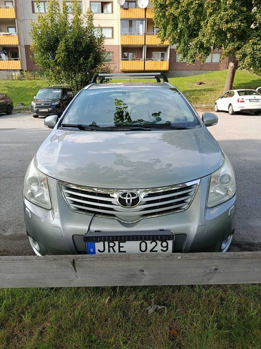 Автомобили и джипове