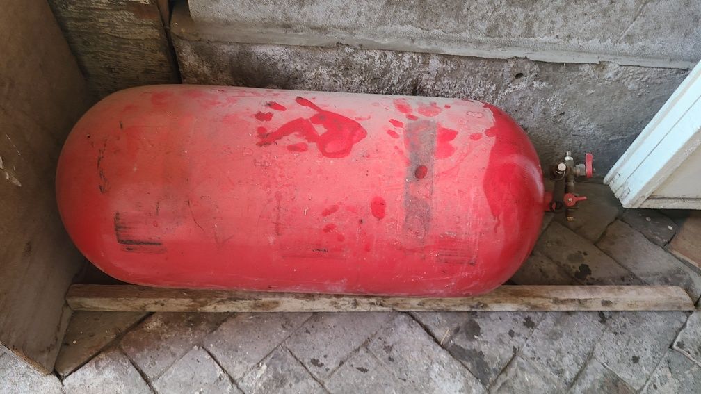 Metan balon 100 talik postavkasi i reduktori bilan