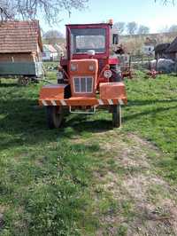 Vând Tractor UTB 650