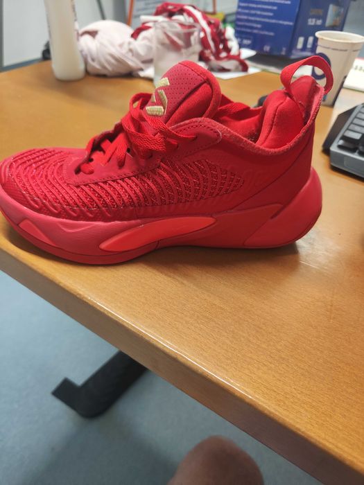 Adidași jordan sport 35-36