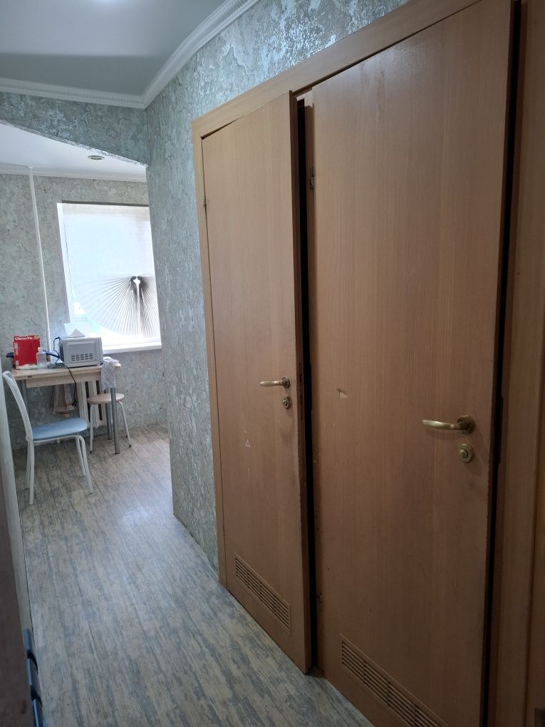 Продам 4-х комнатную квартиру в центре города