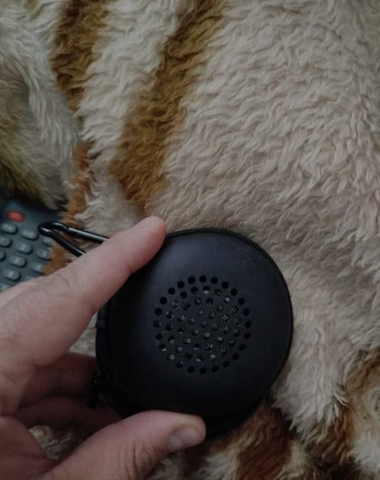 Продаётся новая блютус колонка, дёшево!