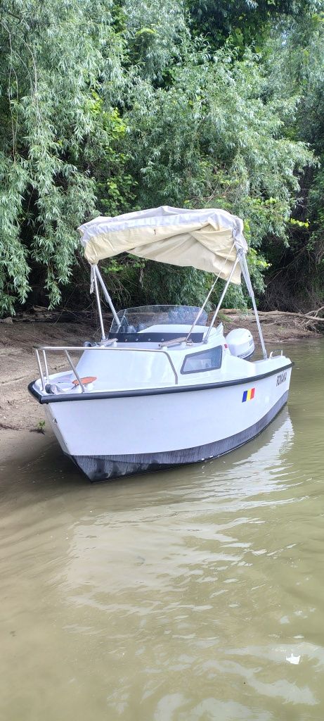 Barcă Clear Liner Cabine 400 + Motor Selva 4 timpi (Yamaha)