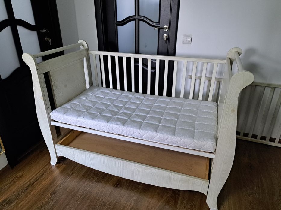 Pătuț bebeluși \ copii lemn masiv, saltea nuca de cocos, set lenjerie