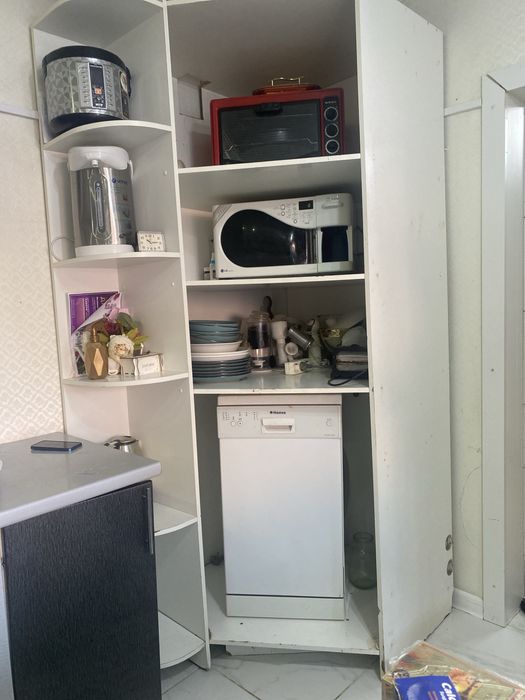 Продам Шкаф!В Хорошем Состояний!Размер1.2:Высота2.25 Ширина91/1.20