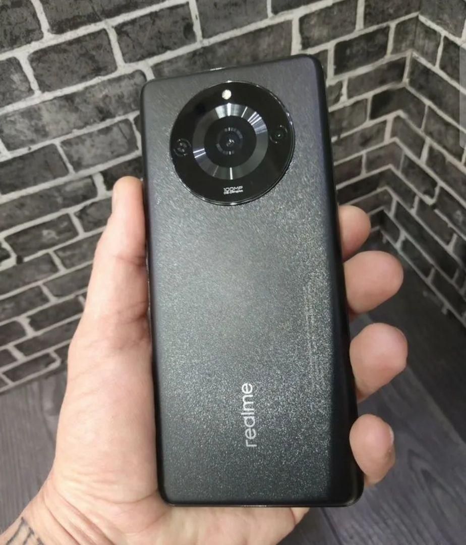 Realmi 11 pro 5g.