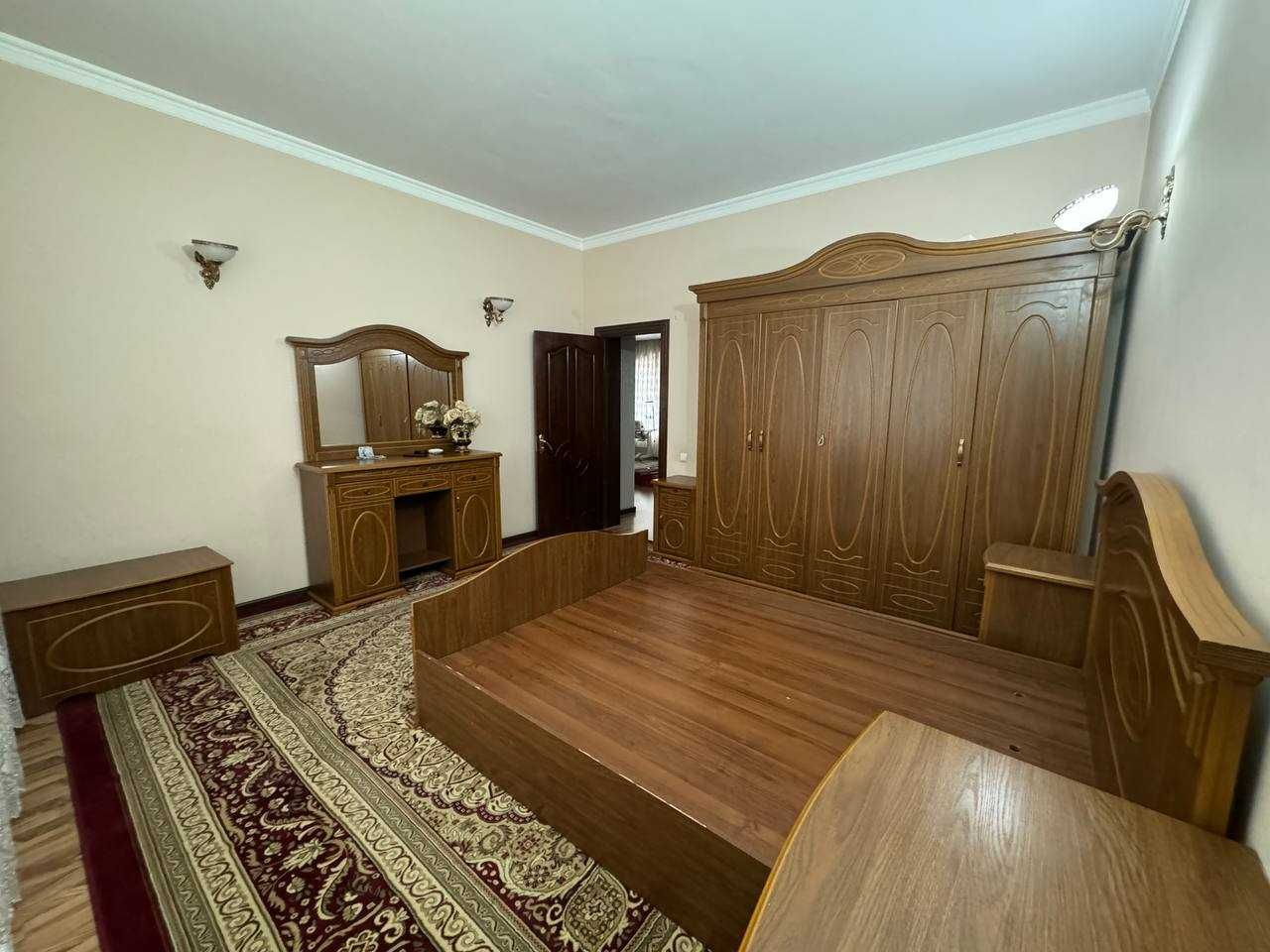 Продам дом на участке 6 соток. Юнусабад