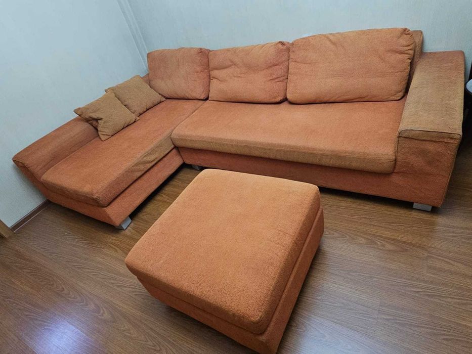 Продам диван (170х300) с пуфиком б/у срочно