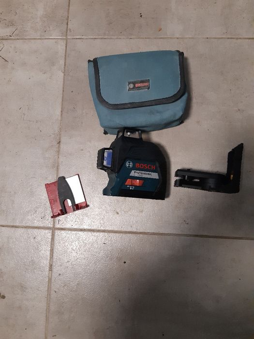 Laser Bosch GLL 3 80 cu 3 linii 360 grade