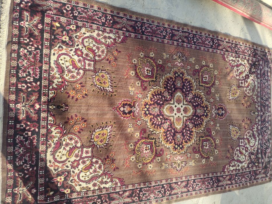 3 та гиламчалар сотилади