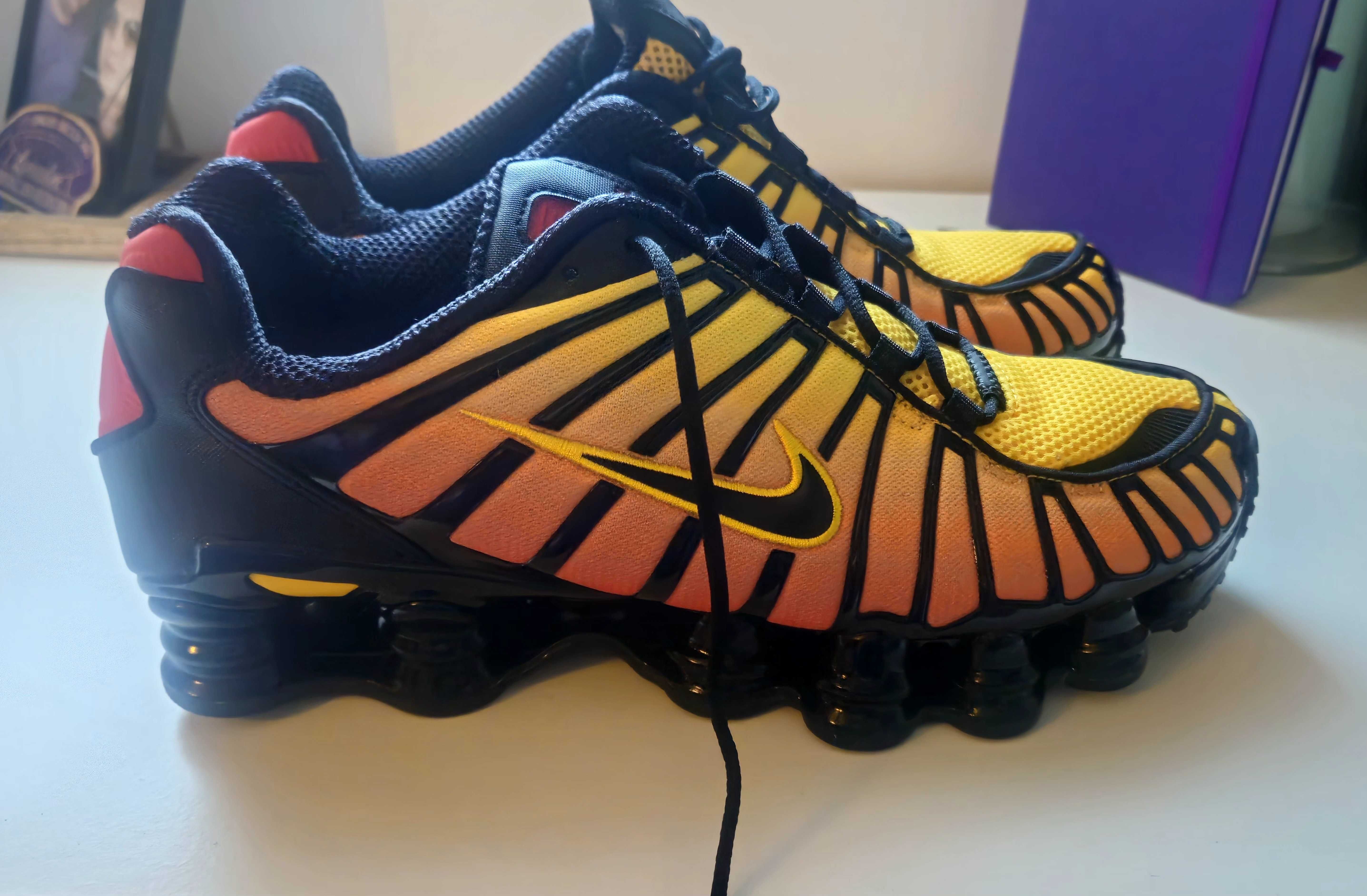 Vând adidași Nike noi aduși din italia