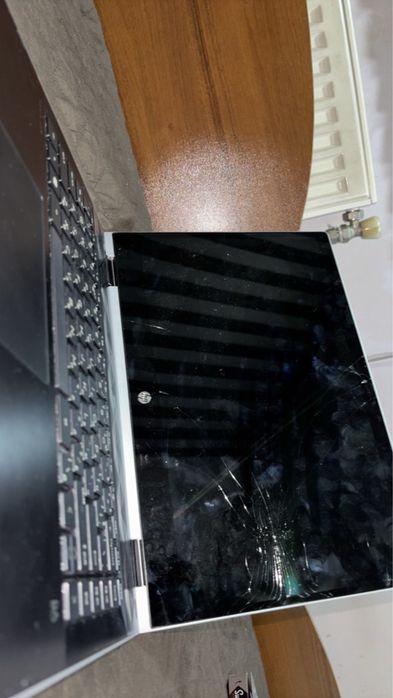 Продавам на части HP Pavilion x360