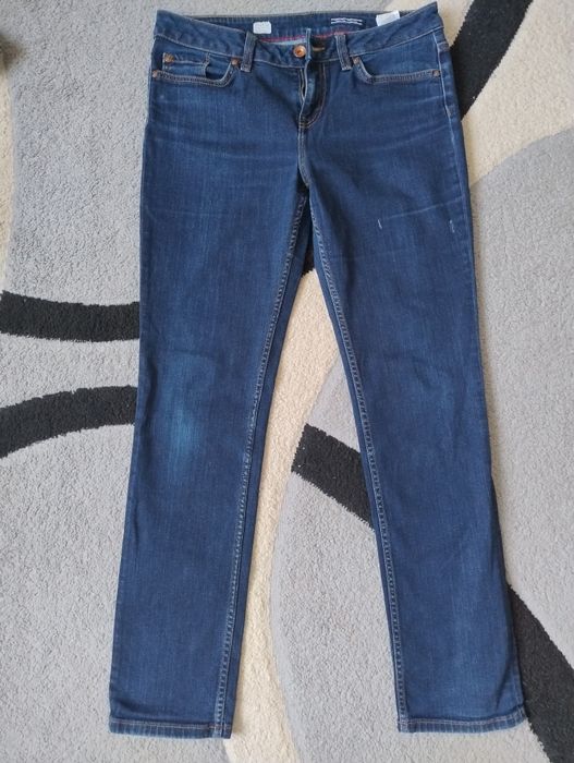 Blugi Tomy și pantaloni Zara