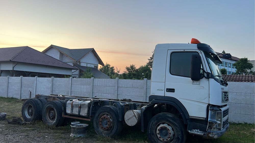 volvo 8x4 trakker