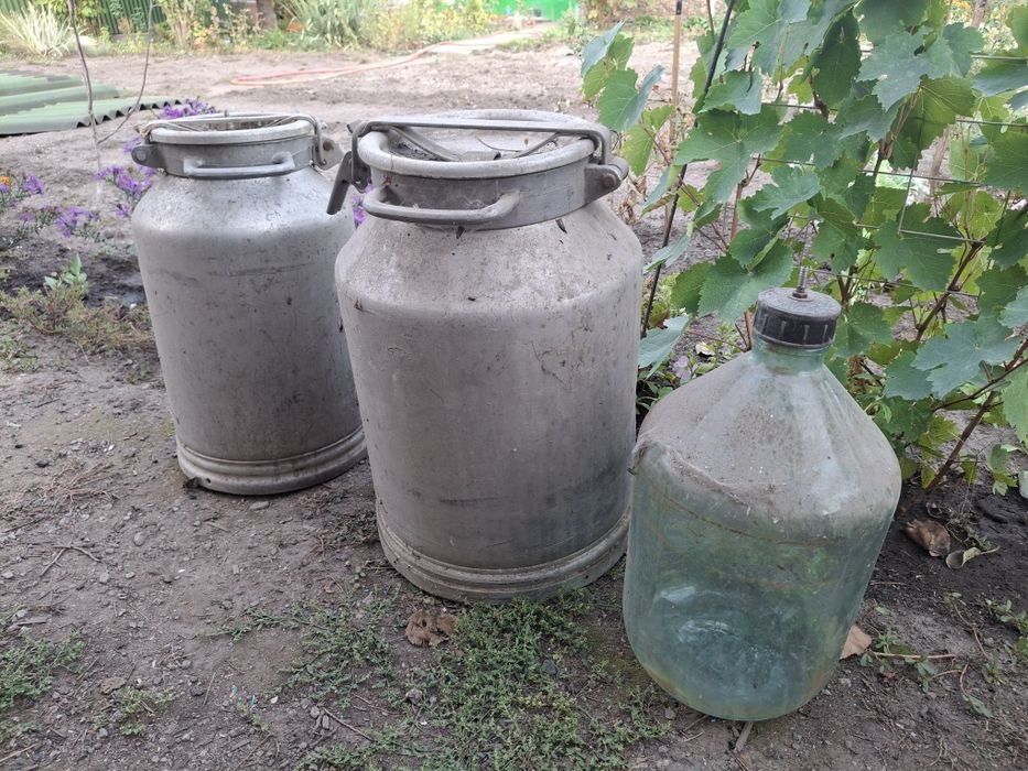 Фляги   ,и стеклянный бутыль