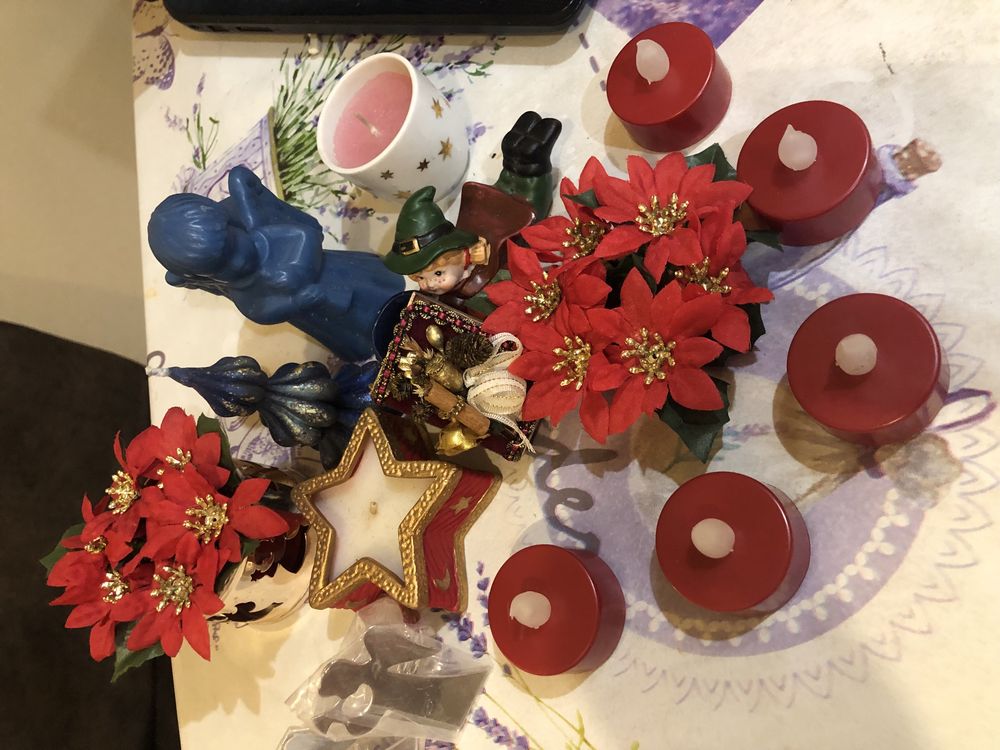 Коледни декорации / свещи и свещници