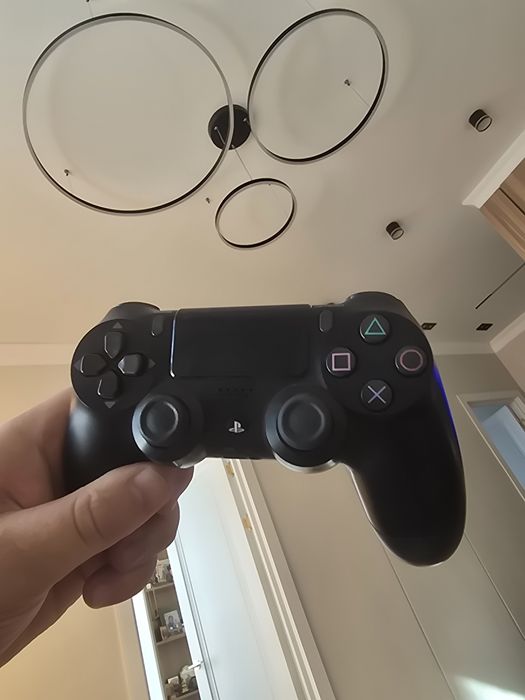 Продам геймпад ps4