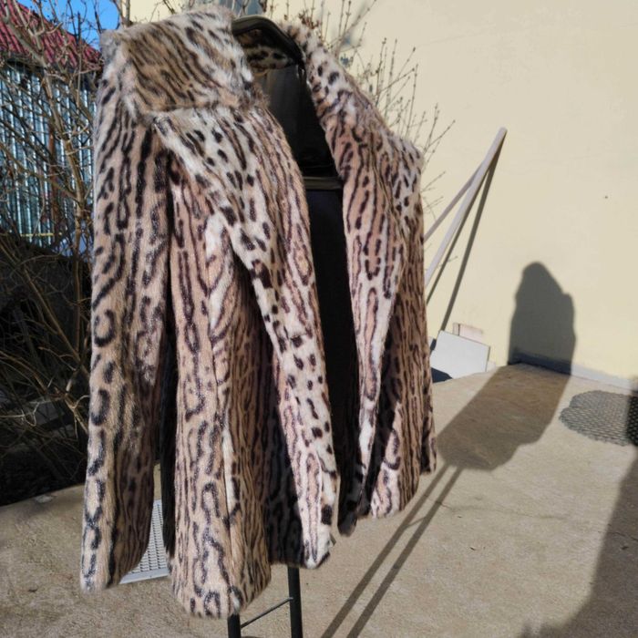 Haină de blană artificială