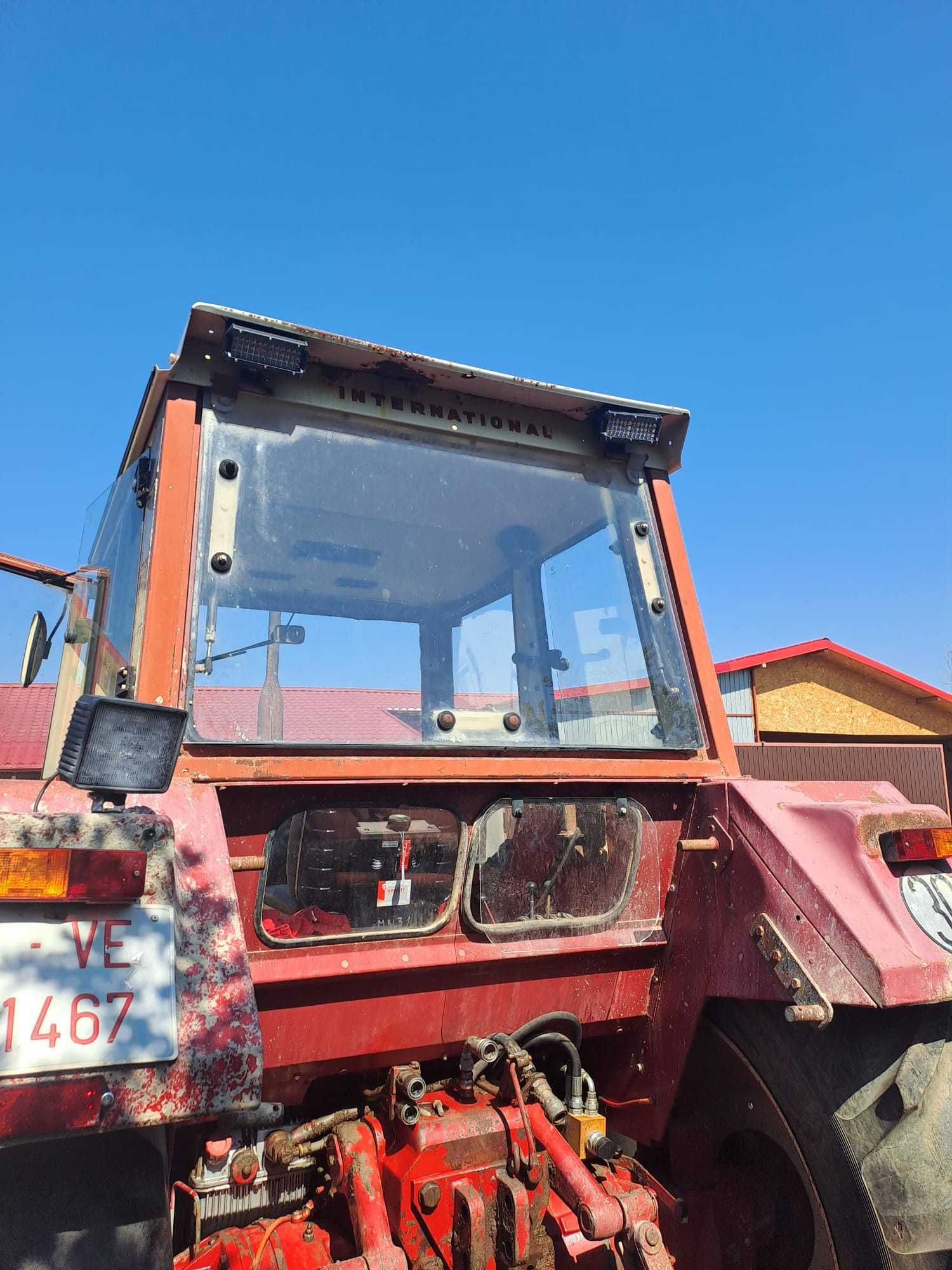 Tractor International 956