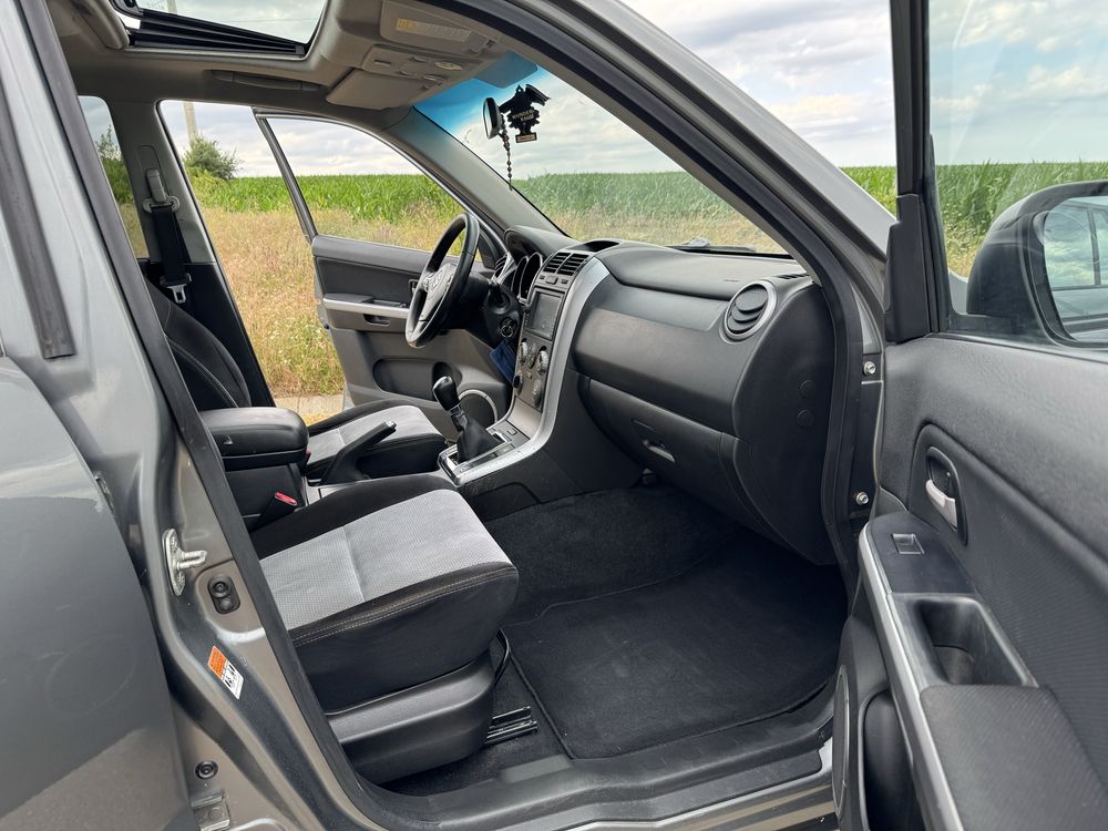 Suzuki grand vitara 1.9 DDIS 129 CP  4WD LIMITED 2009 IMPECABIL