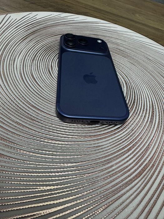 Apple iPhone 17 Pro , 256GB , Blue , 14 cicluri .