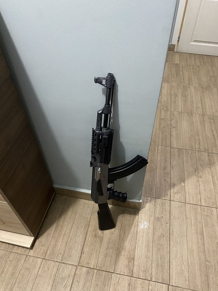 Продавам АК-47 airsoft