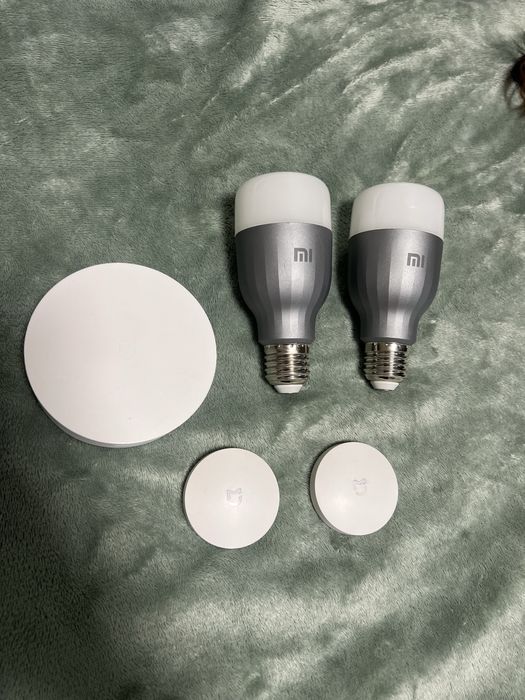 Xiaomi zigbee hub, 2 smart крушки, 2 бутона