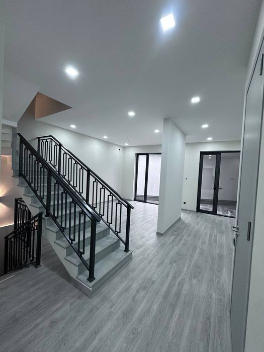 Продаётся дом 220м², участок 1.6 соток, ор-р: Транспортный институт