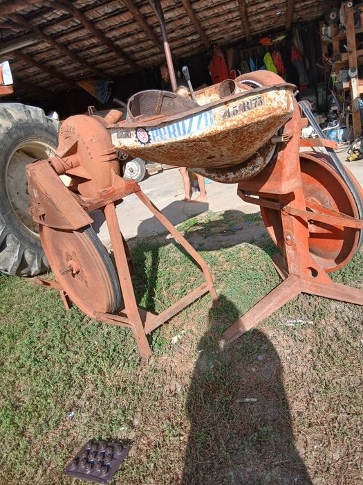 Vând mori după tractor