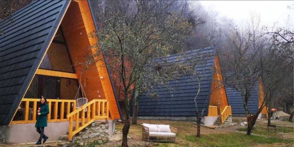 Vindem cabane tip A frame