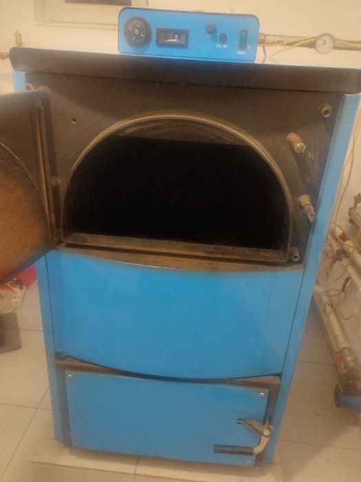 Centrală pe lemne