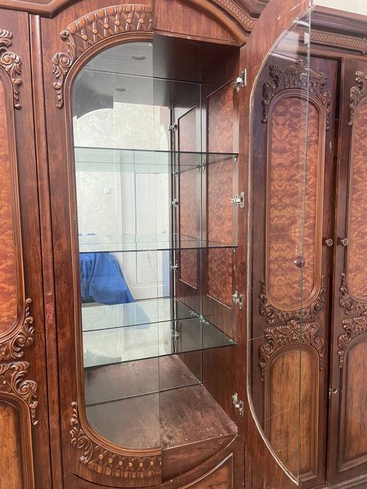 Shkaf servant sotiladi