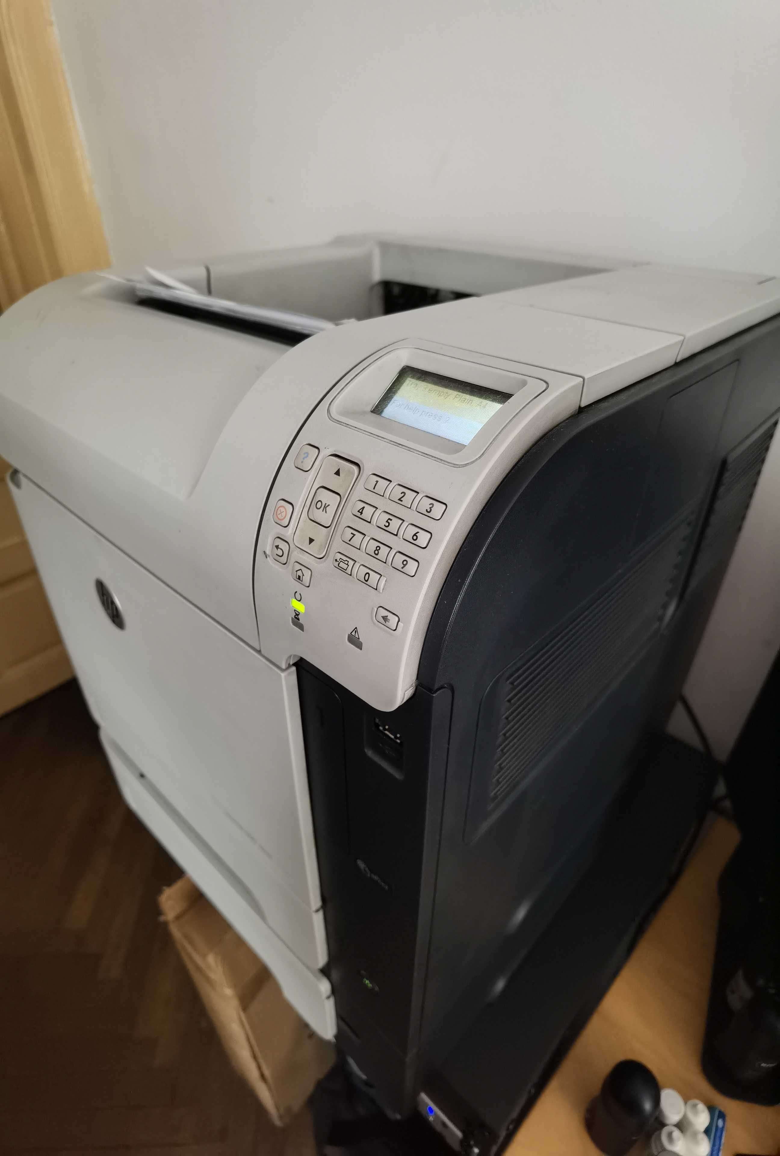imprimanta HP LaserJet 600 M602 cu 2 tavi