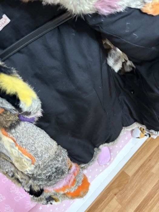 Vesta captusita foarte frumoasa purtata foarte putin