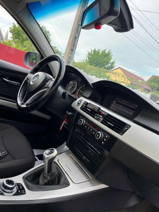 Vand bmw seria 3 e90 Berlină model Facelift  euro 5 motor 2.0D
