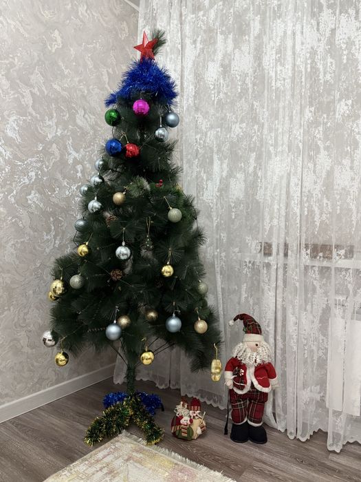 Новогодняя ёлка б/у