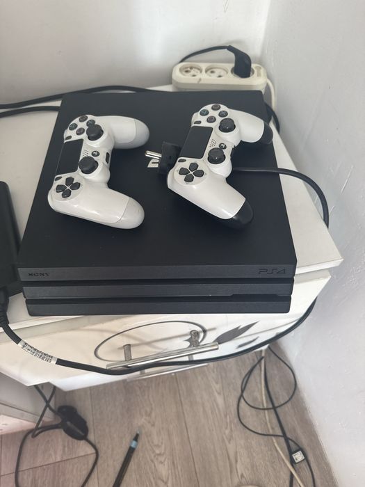 продам плейстейшн 4